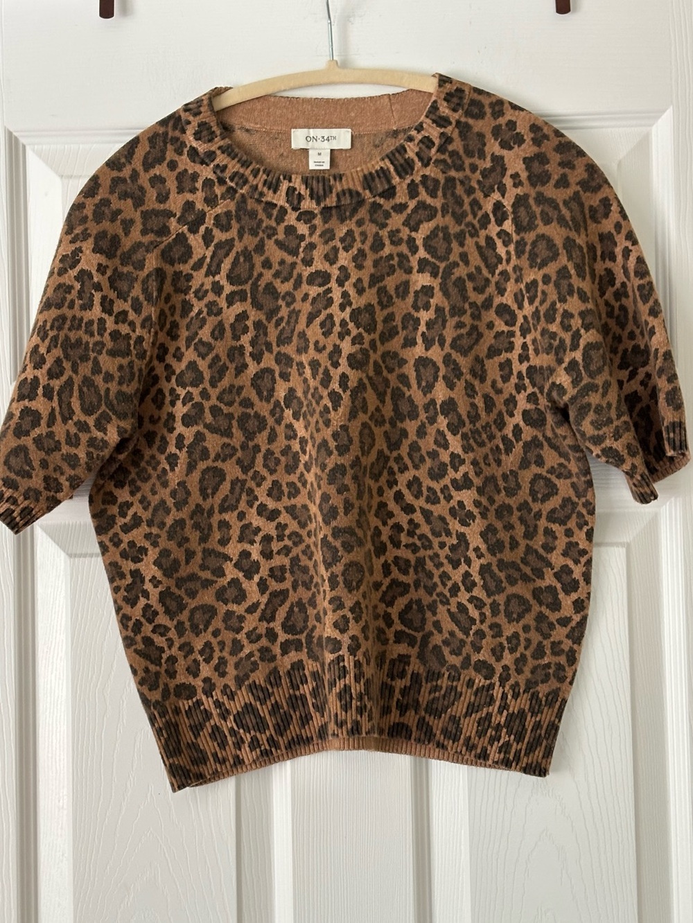 On 34th Short Sleeve Leopard Sweater Size M EUC